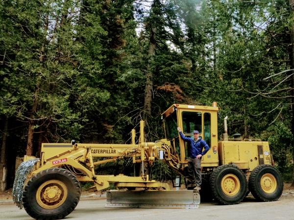 Motor Grader In Yosemite IMG 8513
