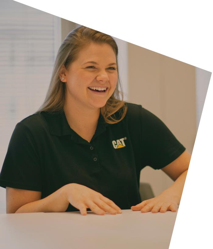 カメラに向かって微笑む人