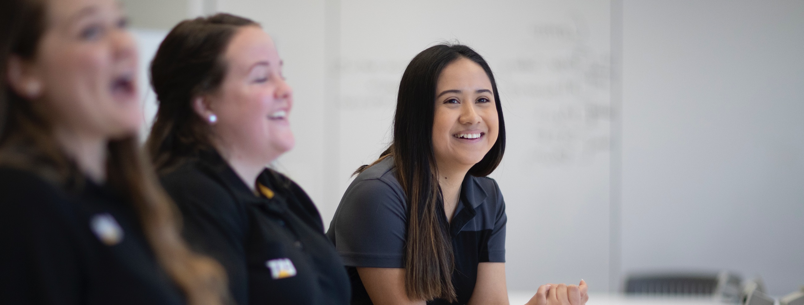 笑顔の女性たち